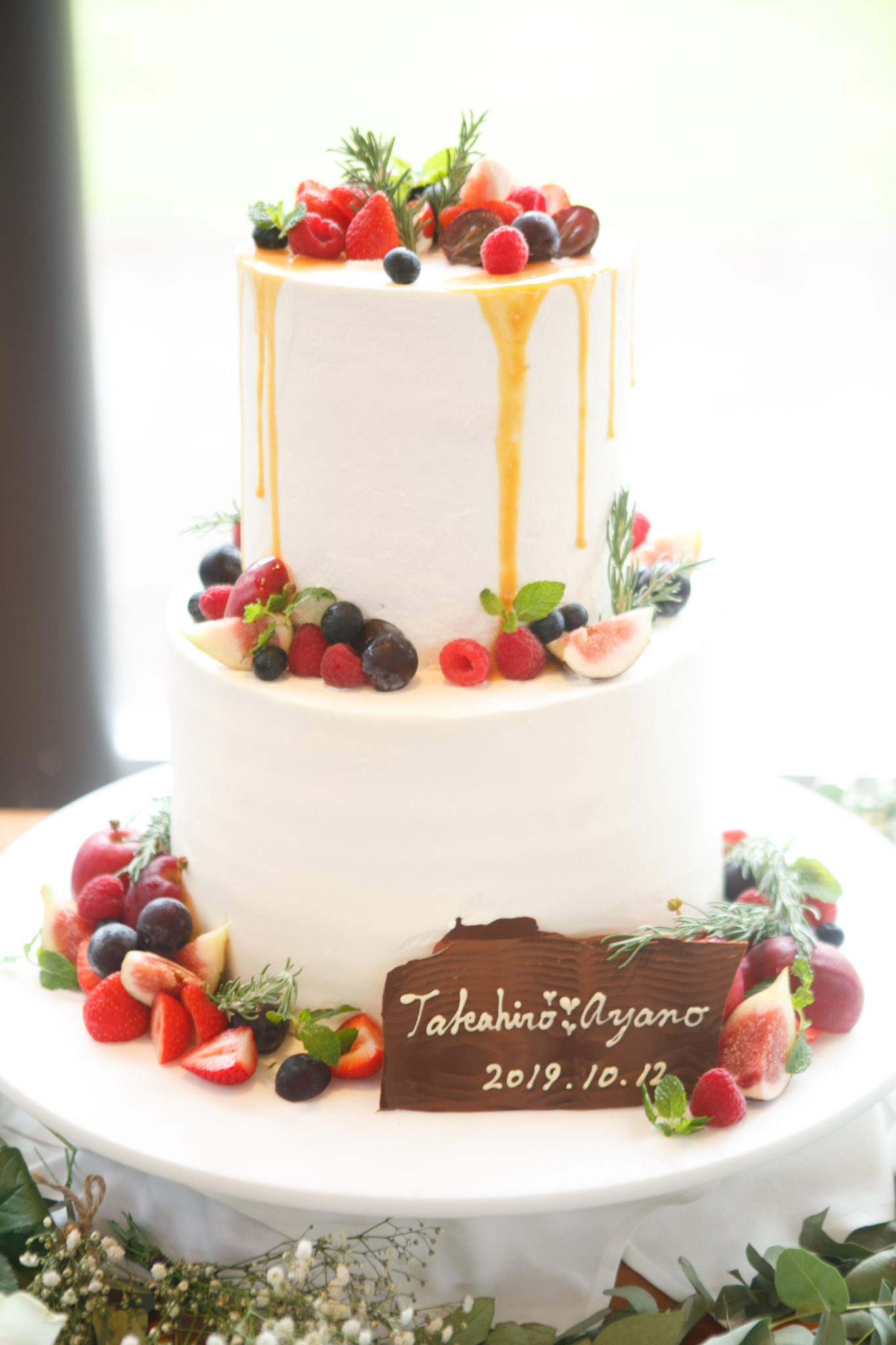 シンプルおしゃれなウェディングケーキ 公式 結婚式場 四日市市 アクアリュクス 三重県四日市駅 シンプルおしゃれなウェディングケーキ 公式 結婚式場 四日市市 アクアリュクス 三重県四日市駅
